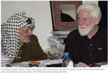 Uri Avnery with Arafat 2004